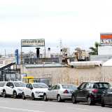Giungiamo nel quartiere di San Cataldo, l� dove affacciati sull�Adriatico si trovano due ristoranti di pesce: �L�Antica Santa Lucia� e �Le Terrazze del Santa Lucia�. Il nome simile tradisce la loro storia comune: si tratta infatti di due locali nati nel 1980 dalla divisione dello storico ristorante �Santa Lucia�